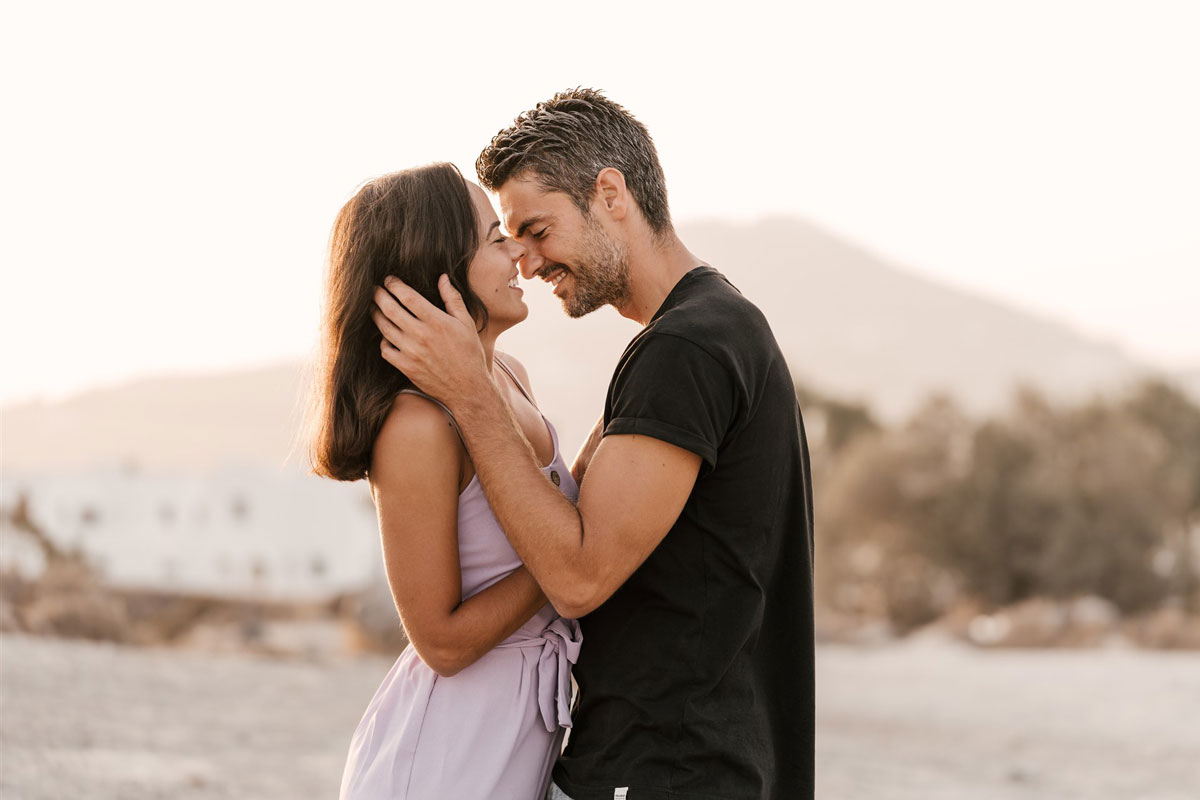 sunrise-santorini-greece-couple-session.jpg